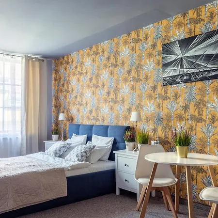 Апартаменты Staycity Sukiennice 6 *